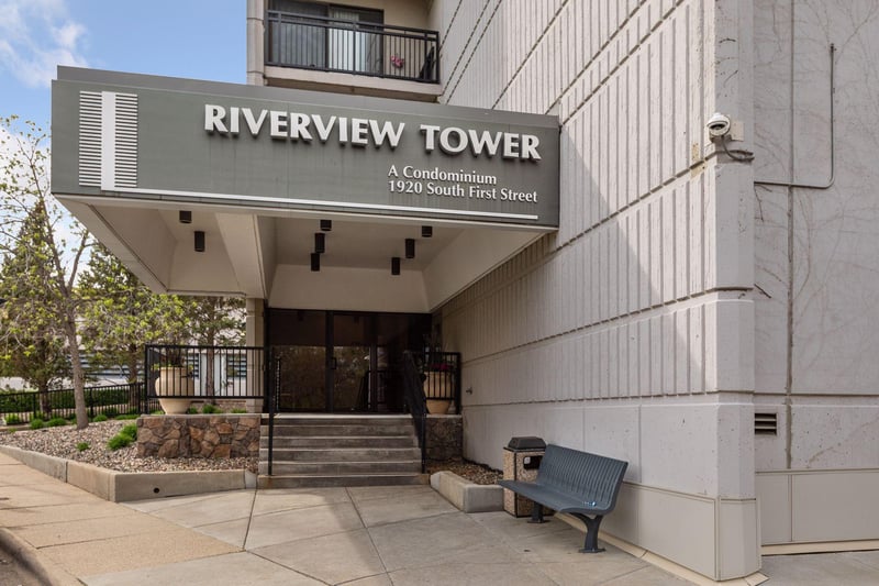 1920 S 1st St #1302, Minneapolis, MN 55454