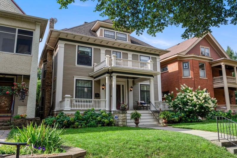 884 Lincoln Ave, Saint Paul, MN 55105