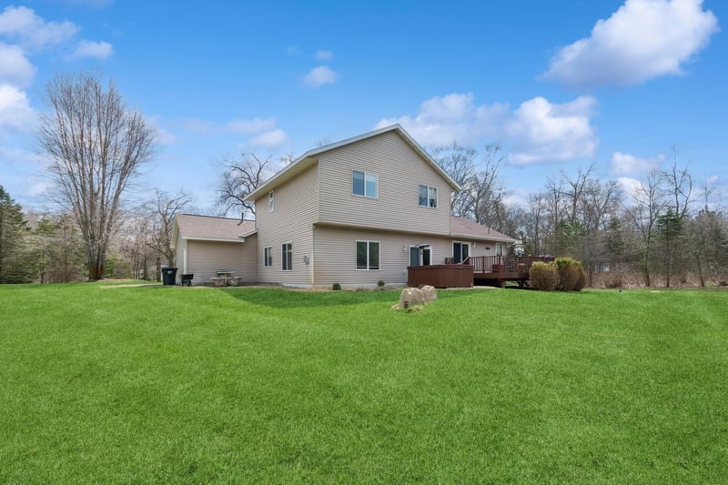 14580 30th St, Clear Lake, MN 55319