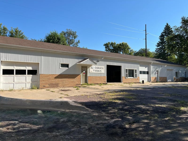 1271 Hale Pl, Windom, MN 56101