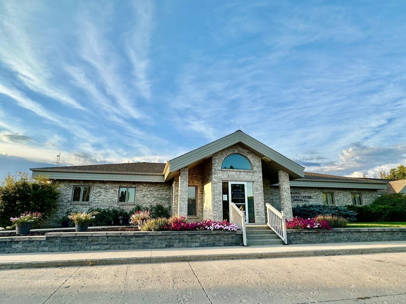 317 2nd St NW, Roseau, MN 56751