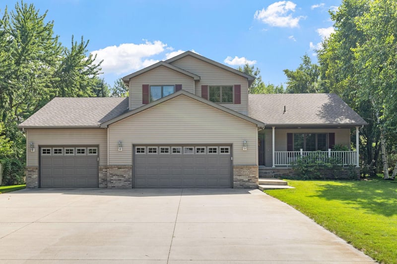 810 E 7th St, Litchfield, MN 55355