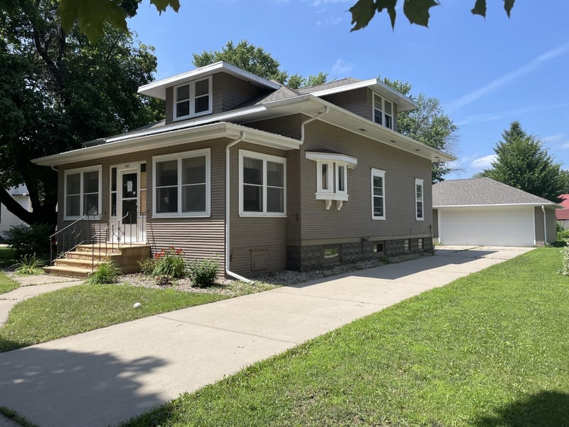 1011 6th Ave, Mountain Lake, MN 56159