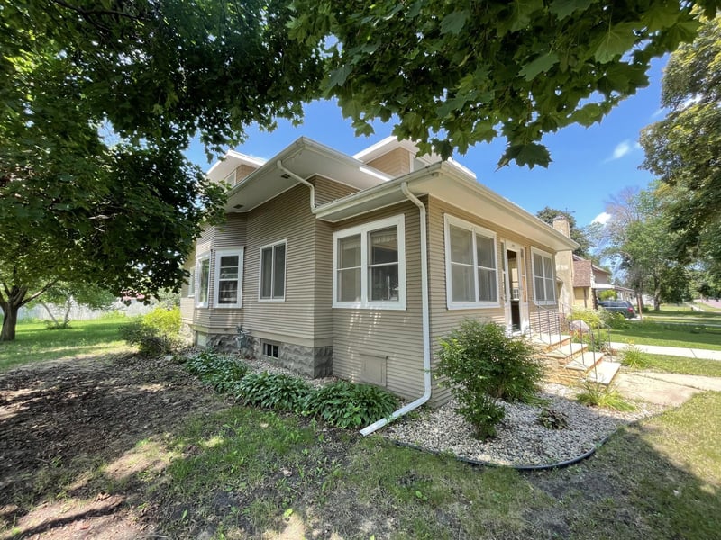 1011 6th Ave, Mountain Lake, MN 56159