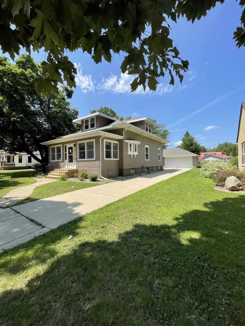 1011 6th Ave, Mountain Lake, MN 56159