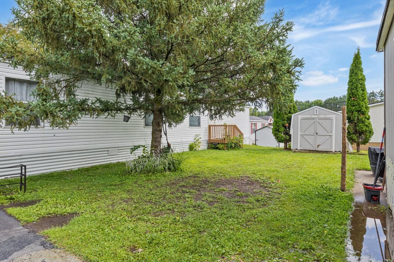 2460 E Elkhart E, Maplewood, MN 55119