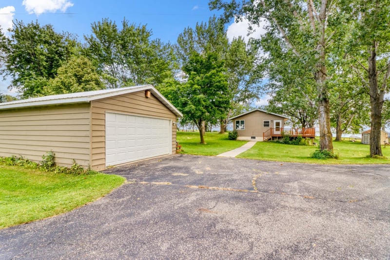 46910 Boes Dr, Pelican Rapids, MN 56572