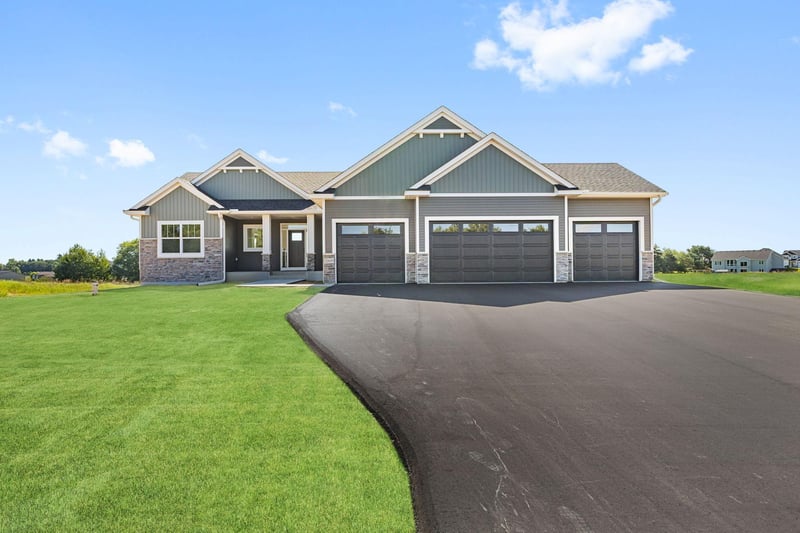20689 Tamarack St NW, Oak Grove, MN 55011