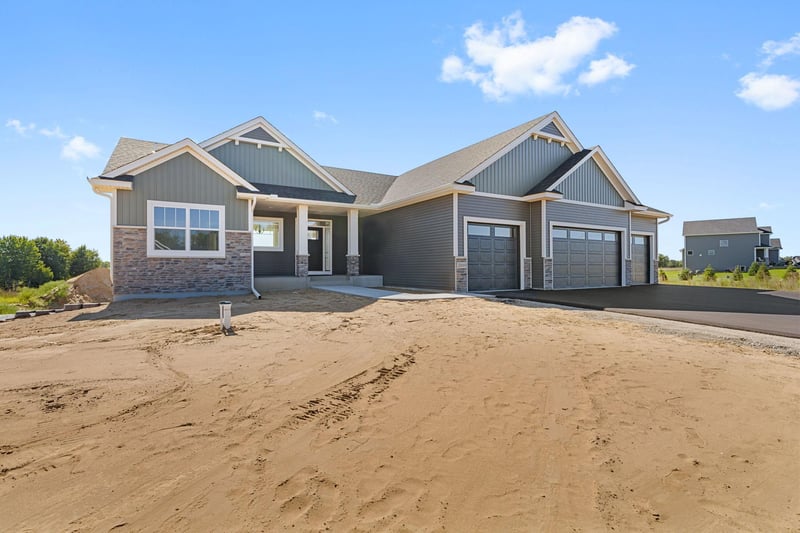 20689 Tamarack St NW, Oak Grove, MN 55011