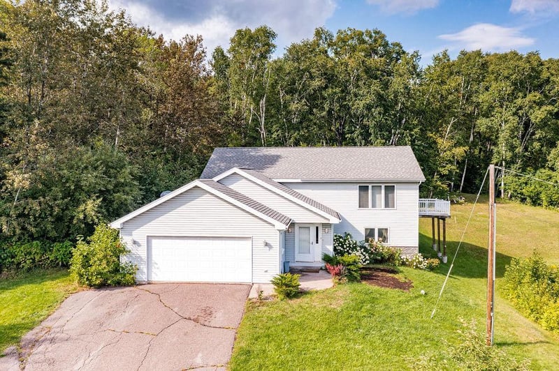 5321 Columbia St, Duluth, MN 55807