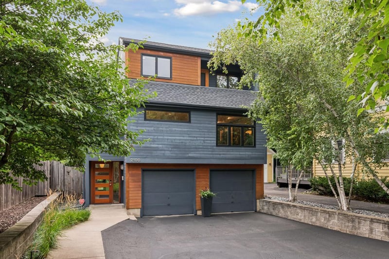 2100 W 21st St, Minneapolis, MN 55405