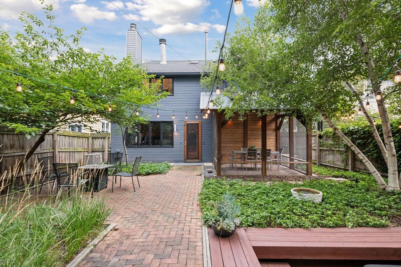 2100 W 21st St, Minneapolis, MN 55405