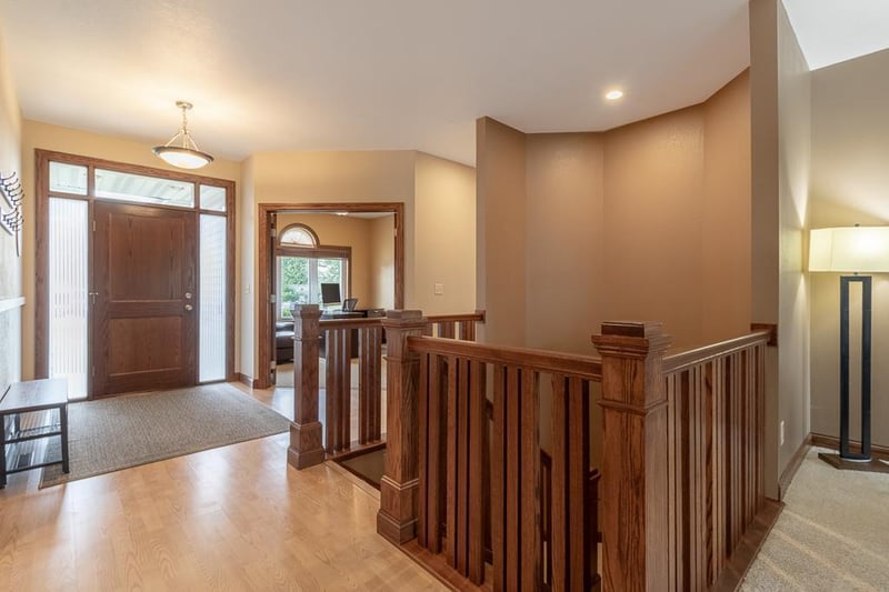 925 Melwood Ct, Madison Lake, MN 56063
