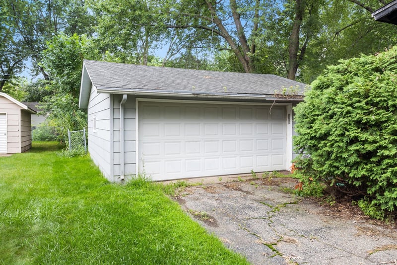 1067 Harrison St S, Shakopee, MN 55379