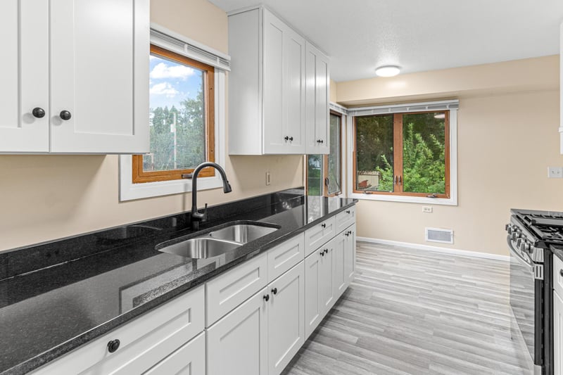 6225 Century Blvd, Brooklyn Park, MN 55429