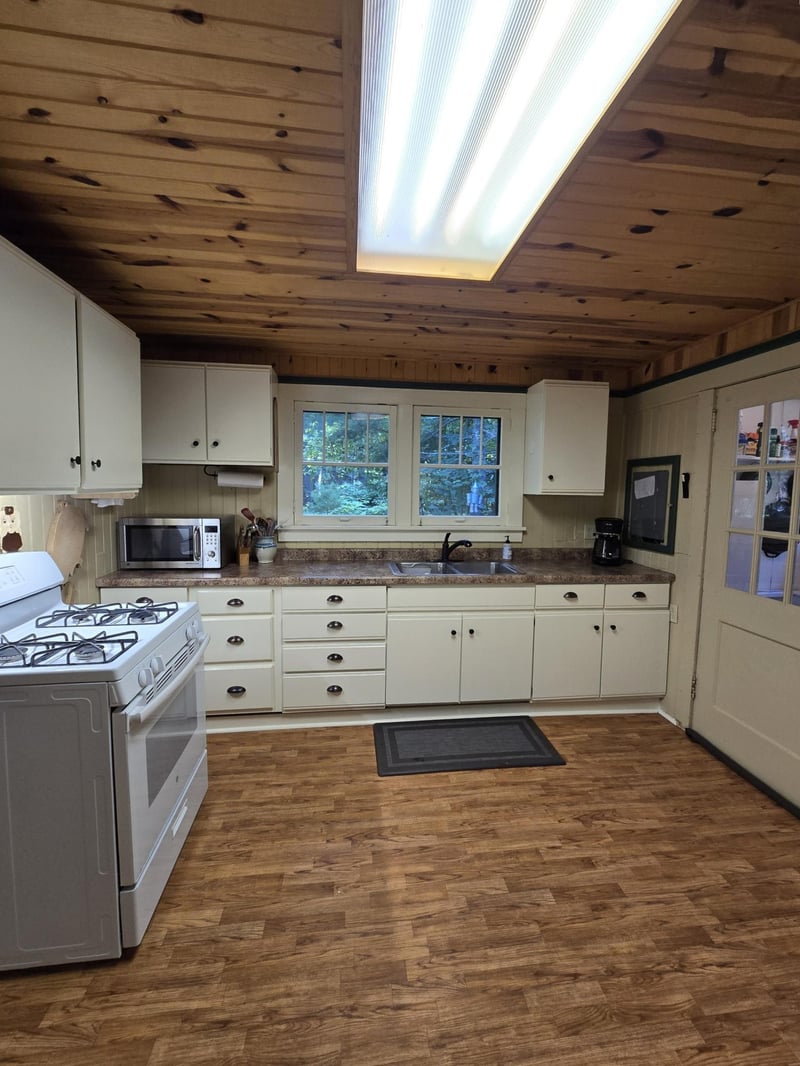 9306 E Park Ave, Solon Springs, WI 54873