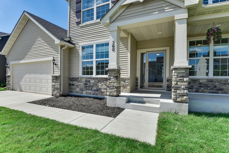 560 Devine Dr, New Brighton, MN 55112