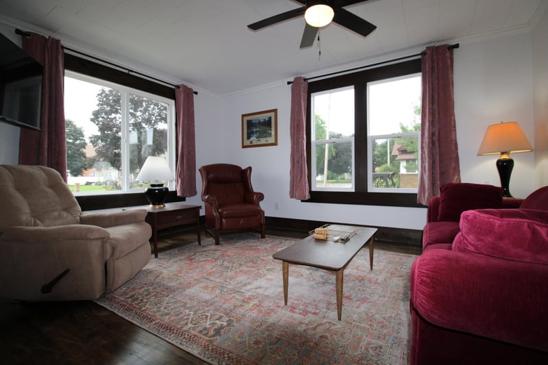 101 Michaels St, Cochrane, WI 54622