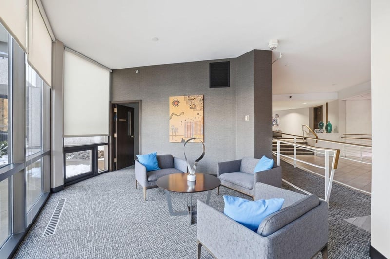6566 France Ave S #902, Edina, MN 55435