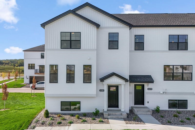 10381 Birchwood Cir, Victoria, MN 55318