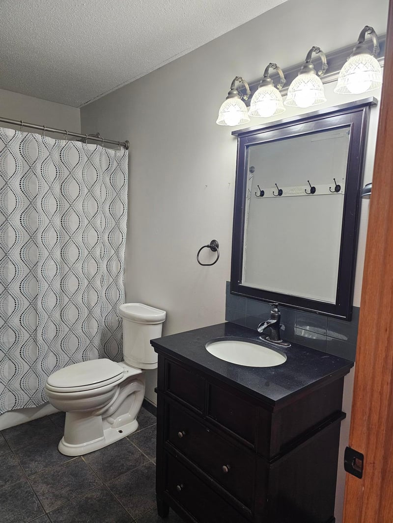 1833 Joes Lake Rd SE, Cambridge, MN 55008