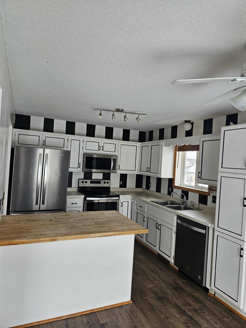 1833 Joes Lake Rd SE, Cambridge, MN 55008