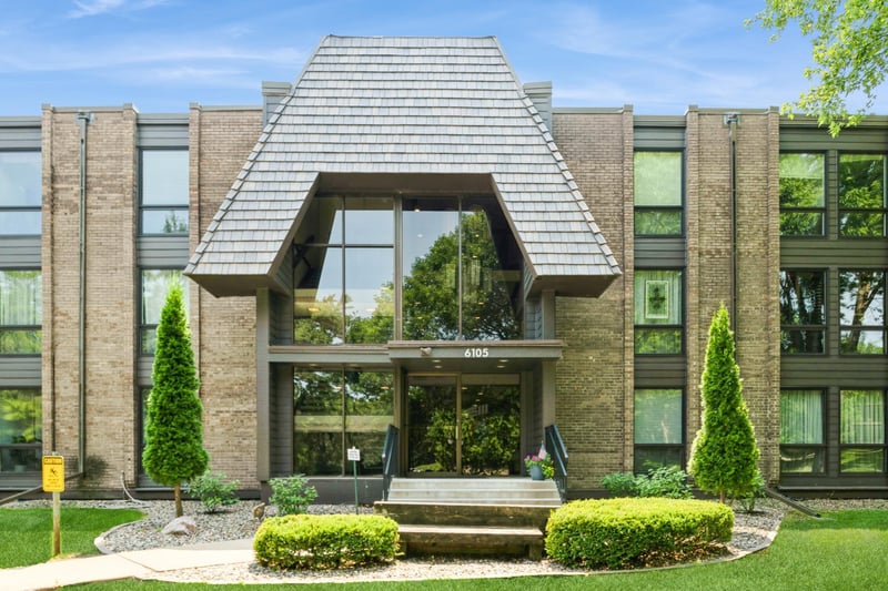 6105 Lincoln Dr #130, Edina, MN 55436