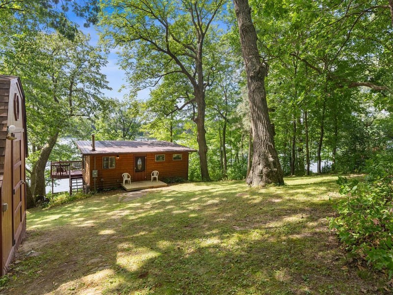 1627 Niles Ln, Centuria, WI 54824