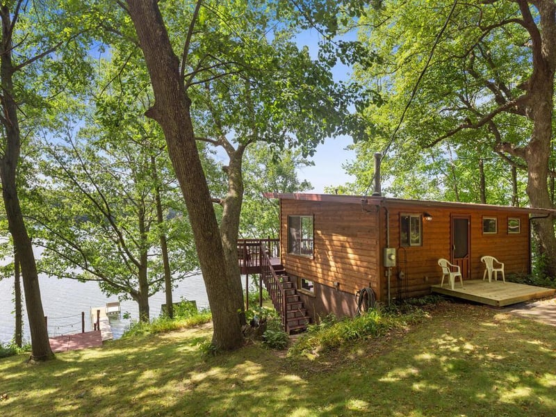 1627 Niles Ln, Centuria, WI 54824