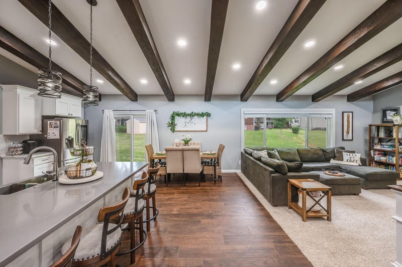 223 Oak Knoll Ct, Blue Earth, MN 56013
