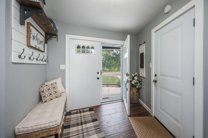 223 Oak Knoll Ct, Blue Earth, MN 56013