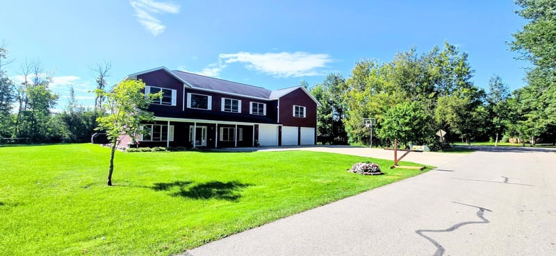 200 Oak Rd, Warroad, MN 56763