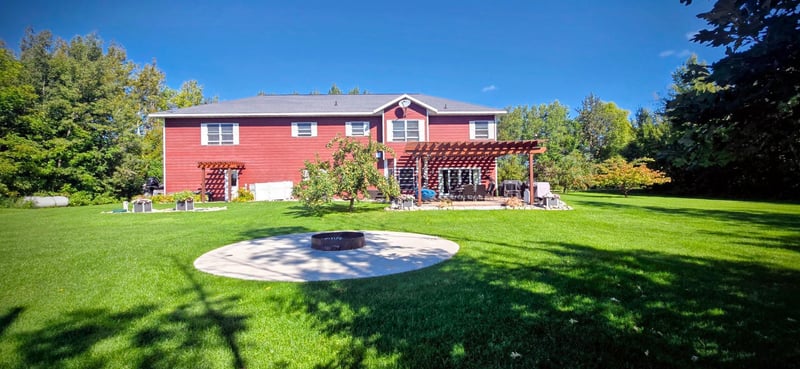 200 Oak Rd, Warroad, MN 56763