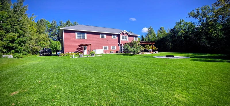 200 Oak Rd, Warroad, MN 56763