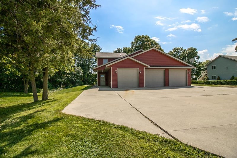 101 N Duck Lake Ave, Madison Lake, MN 56063