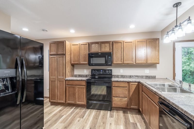 101 N Duck Lake Ave, Madison Lake, MN 56063