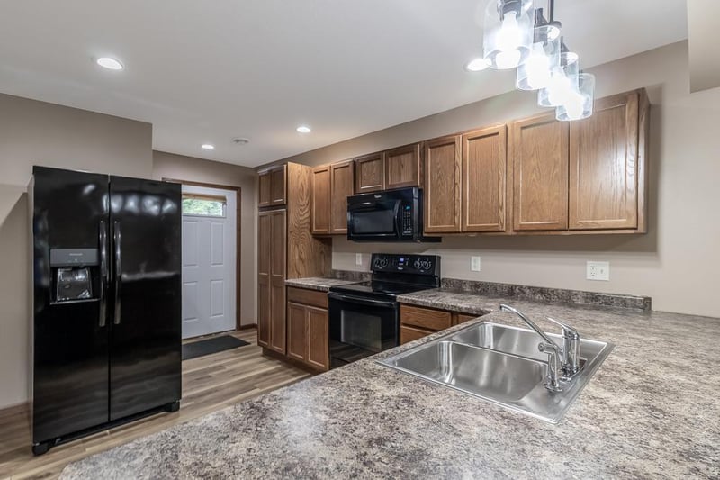 101 N Duck Lake Ave, Madison Lake, MN 56063