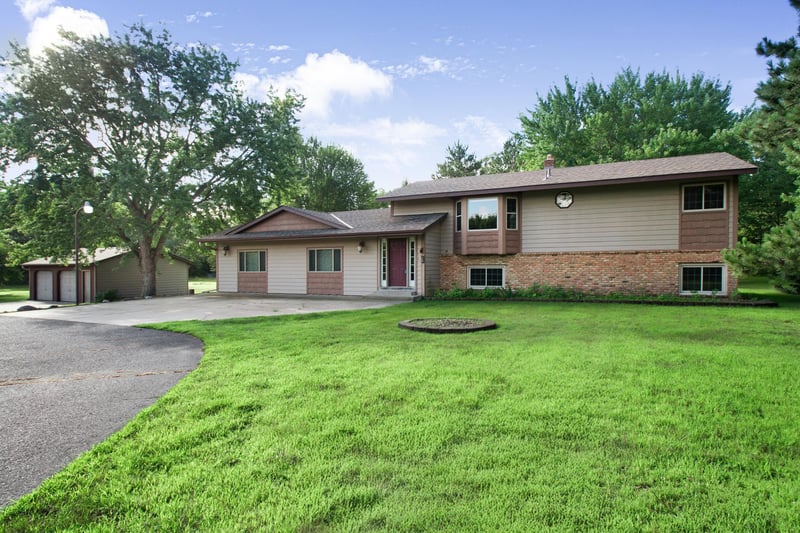 4070 204th Ln NW, Oak Grove, MN 55303