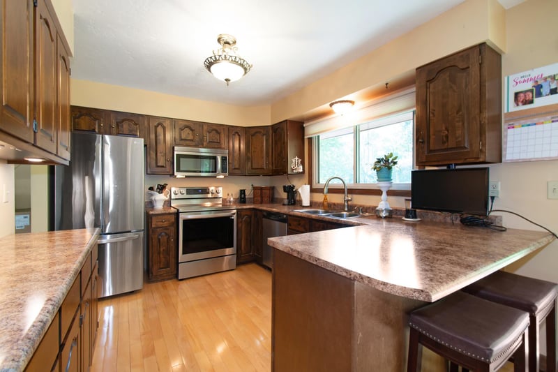 4070 204th Ln NW, Oak Grove, MN 55303