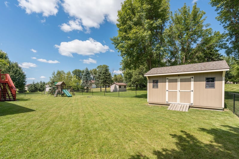 532 Lesueur Ave, Eagle Lake, MN 56024