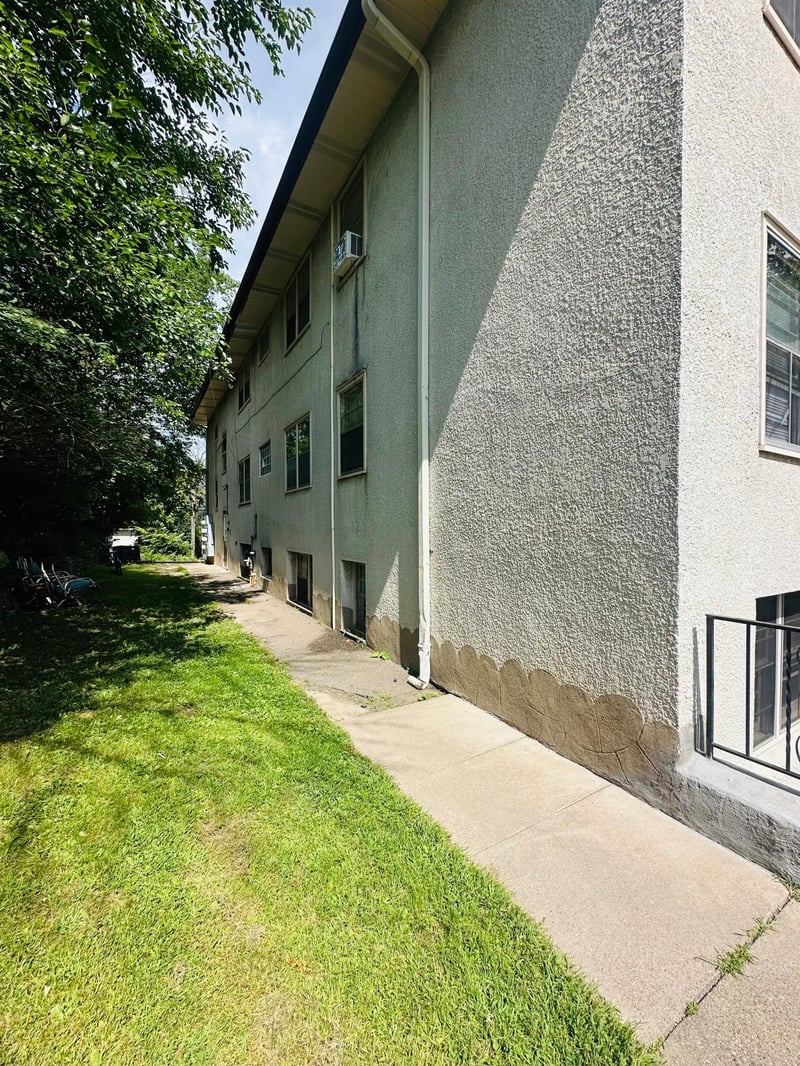1711 7th St E, Saint Paul, MN 55106