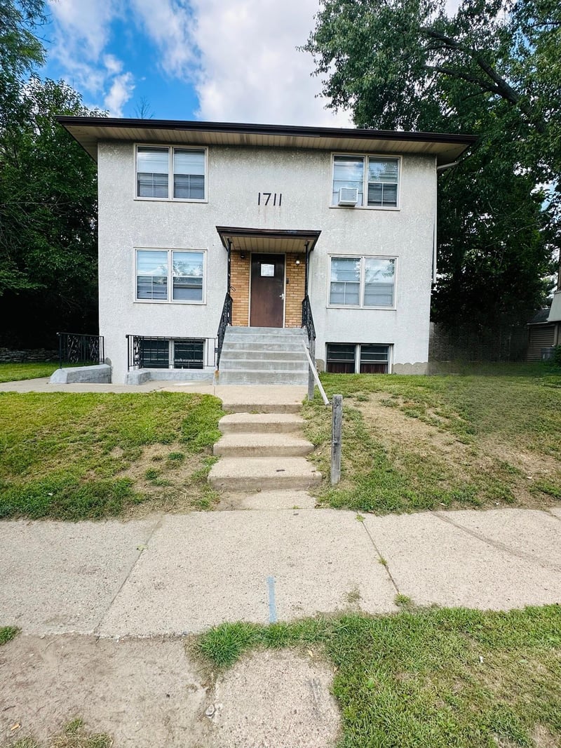 1711 7th St E, Saint Paul, MN 55106