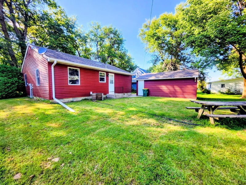 408 Milwaukee St, Lakefield, MN 56150