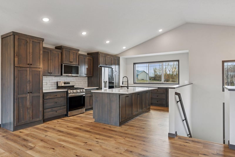 21477 Cottonwood St NW, Oak Grove, MN 55011