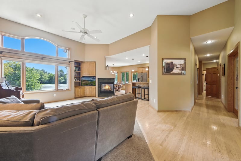 10684 Alameda Ave, Inver Grove Heights, MN 55077