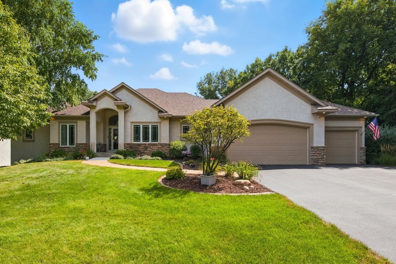10684 Alameda Ave, Inver Grove Heights, MN 55077