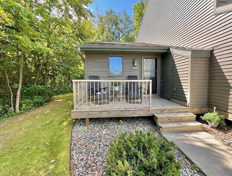 383 Quadna Mountain Rd, Hill City, MN 55748
