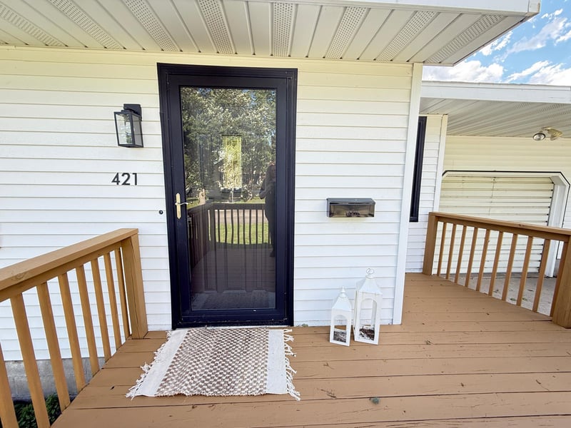 421 9th Ave, Madison, MN 56256