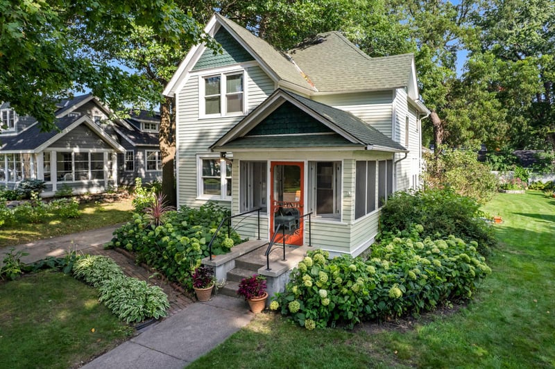 2297 4th St, White Bear Lake, MN 55110