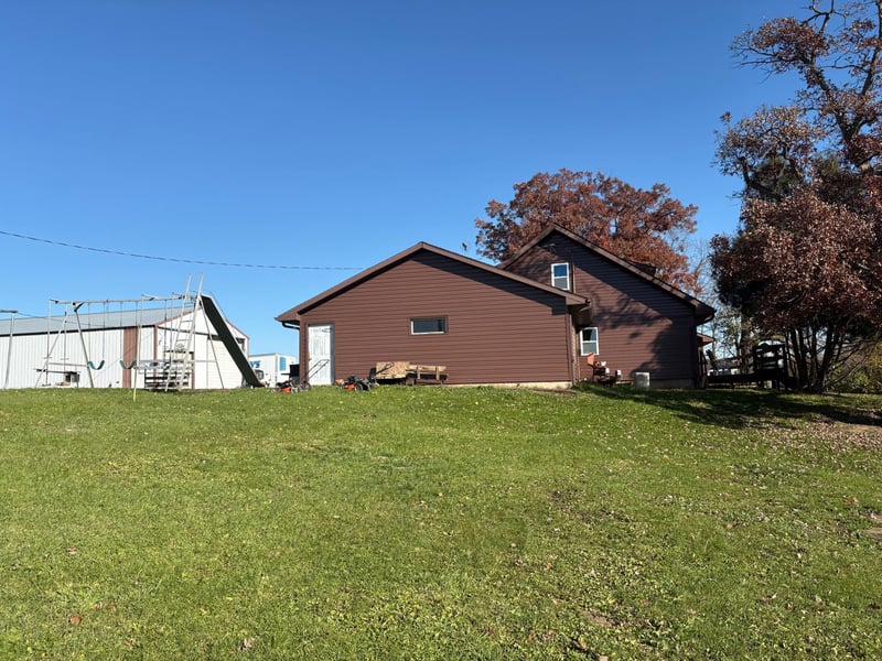 41 County Line Ave, Clear Lake, WI 54005